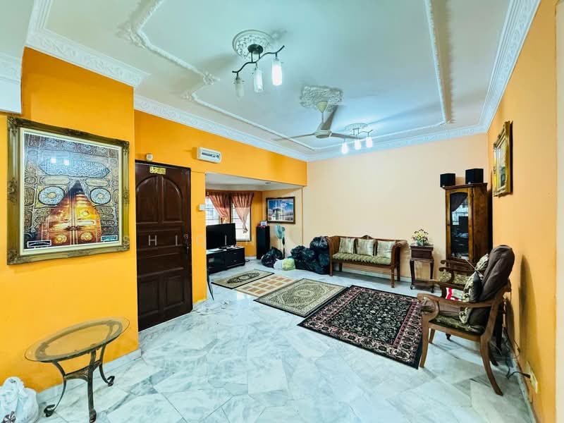 2-storey Terraced House for Sale in Usj 11 (Subang Jaya) - Shiqin Saidin - Living Room - PropertyGuru.com.my