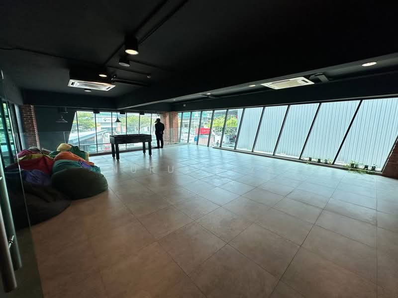 Semi-D Factory for Sale in Taman Sains Selangor (Kota Damansara) - Nurul Izza - Living Room - PropertyGuru.com.my