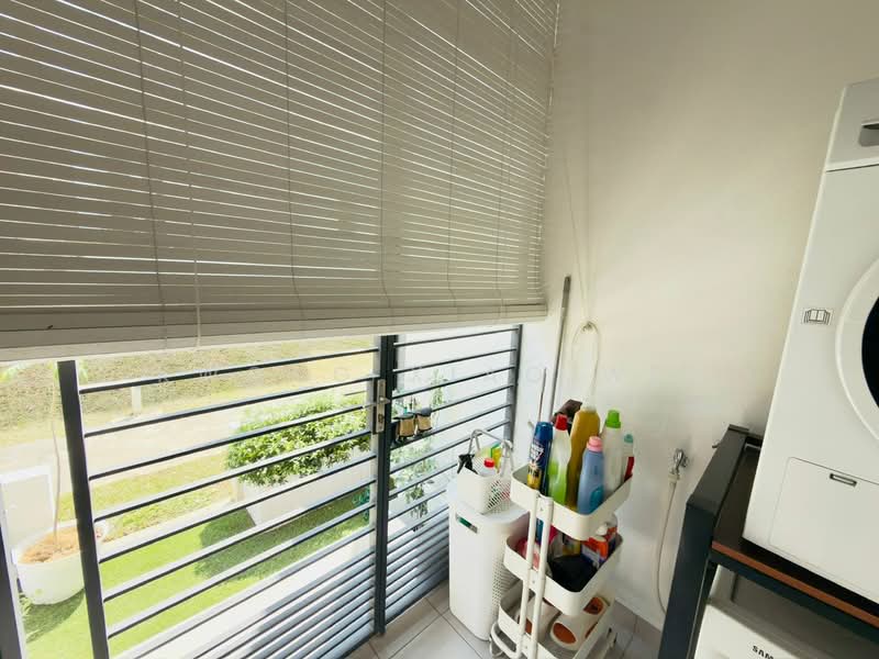 2-storey Terraced House for Sale in Tamansari (Rawang) - Kwong Xiao Wei - Balcony - PropertyGuru.com.my