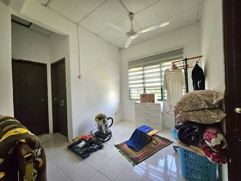 2-storey Terraced House for Sale in Taman Lestari Putra (Seri Kembangan) - Zaty Jasmin - Bedroom - PropertyGuru.com.my