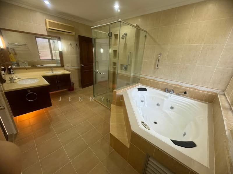 Banglow House Sungai Emas @ Batu Feringghi For Sale untuk Untuk Dijual - RM 2,800,000, Feb 2026 - Bathroom - PropertyGuru.com.my