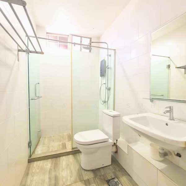 Condominium for Rent at Fajar Ria @ Pantai - Norafian SMH - Bathroom - PropertyGuru.com.my