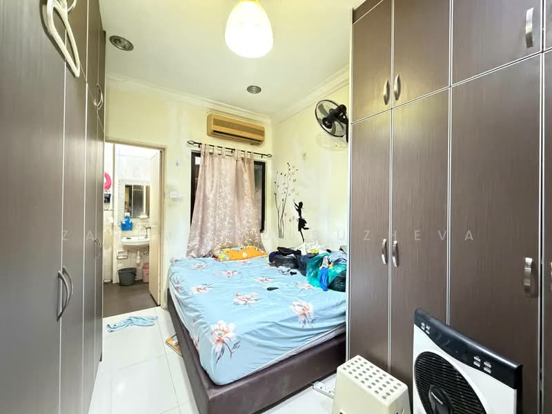 2-storey Terraced House for Sale in Puchong (Selangor) - Zarema Kulbuzheva - Bedroom - PropertyGuru.com.my