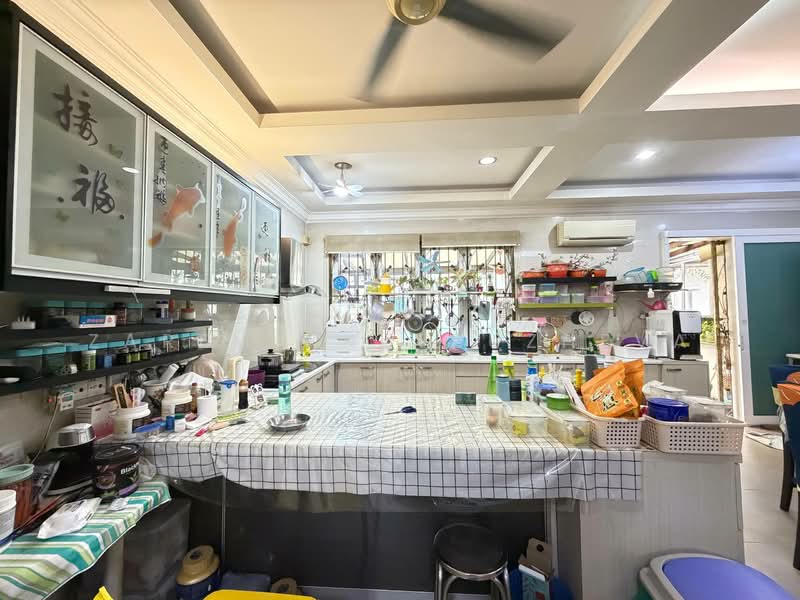 2-storey Terraced House for Sale in Puchong (Selangor) - Zarema Kulbuzheva - Kitchen - PropertyGuru.com.my