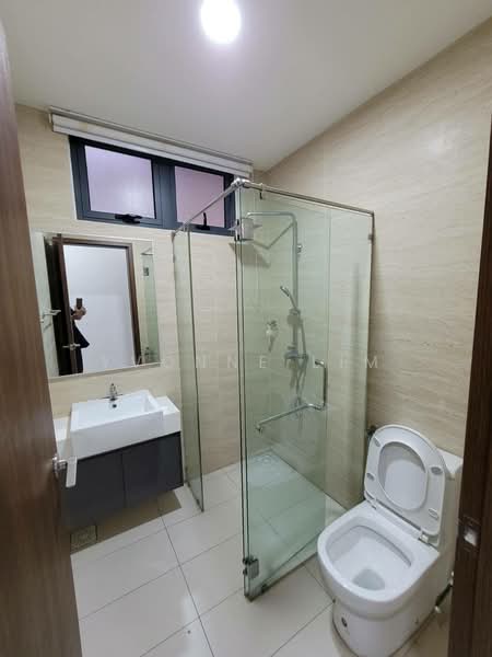 Service Residence for Rent at Crescent Bay Suites (Teluk Bayu) - Yvonne Lim - Bathroom - PropertyGuru.com.my