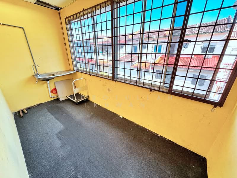 Shop / Office for Rent in Seksyen 8 (Bangi) - Gudrotullah Ikhwan - Balcony - PropertyGuru.com.my