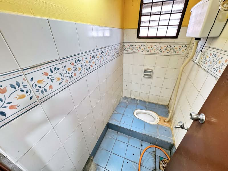 Shop / Office for Rent in Seksyen 8 (Bangi) - Gudrotullah Ikhwan - Bathroom - PropertyGuru.com.my