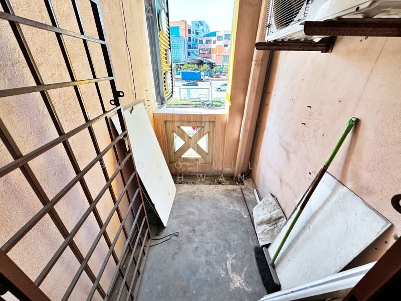 Shop / Office for Rent in Seksyen 8 (Bangi) - Gudrotullah Ikhwan - Balcony - PropertyGuru.com.my
