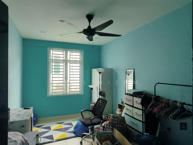 2.5-storey Terraced House for Sale in Taman Scientex Senai (Senai) - AIRUL NIZAM - Bedroom - PropertyGuru.com.my