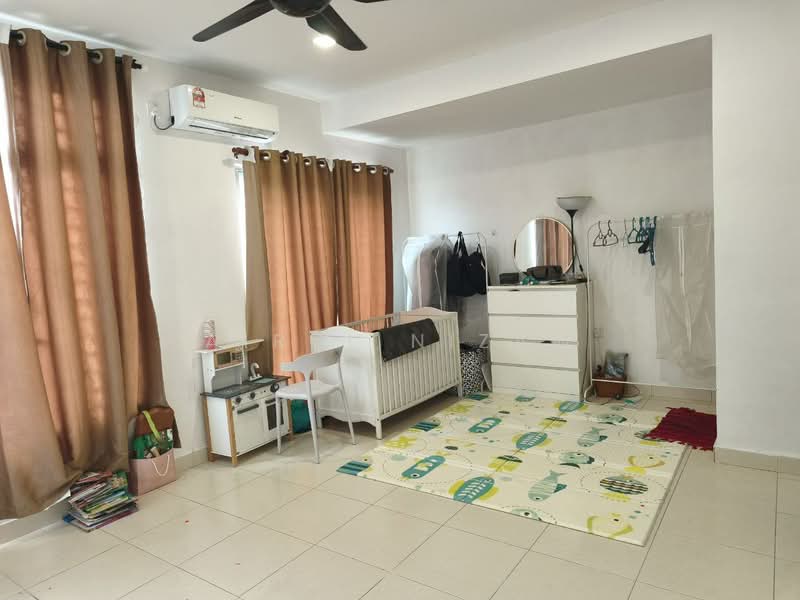 2.5-storey Terraced House for Sale in Taman Scientex Senai (Senai) - AIRUL NIZAM - Bedroom - PropertyGuru.com.my
