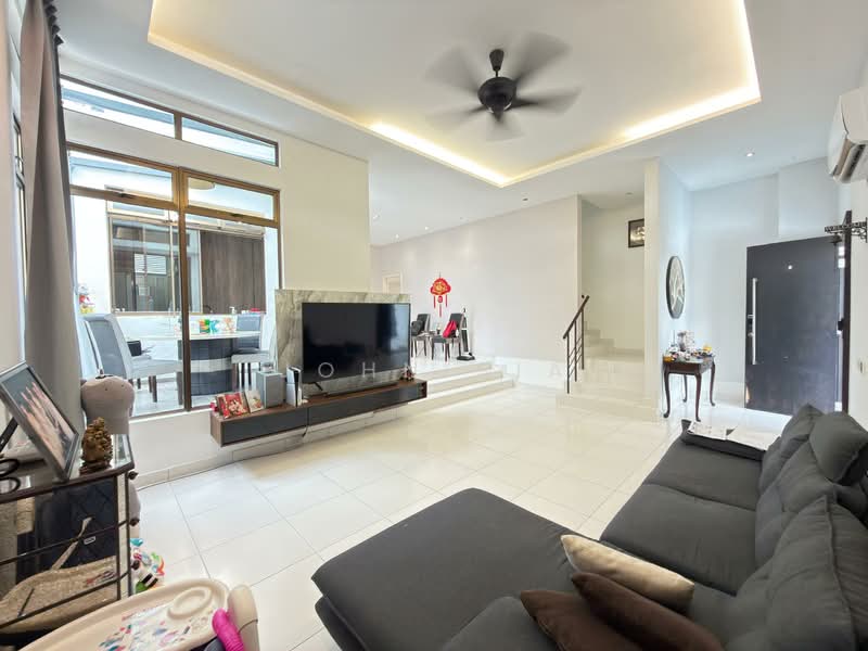 Cluster House for Sale in Setia Tropika (Johor Bahru) - John Sia - Living Room - PropertyGuru.com.my