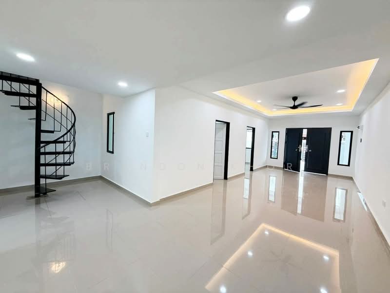 Taman Ungku Tun Aminah untuk Untuk Dijual - RM 608,000, Mac 2026 - Living Room - PropertyGuru.com.my
