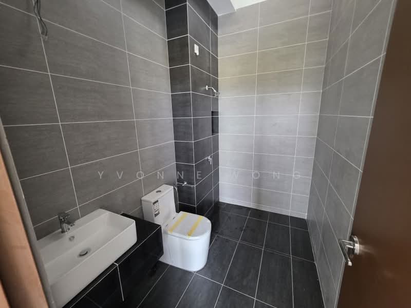 2-storey Terraced House for Sale in Johor Bahru (Johor) - Yvonne Wong - Bathroom - PropertyGuru.com.my