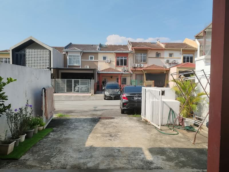 Pusat Bandar Putra Permai untuk Untuk Dijual - RM 498,000, Feb 2026 - Exterior - PropertyGuru.com.my