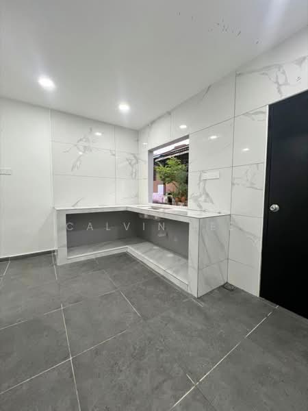 1-storey Terraced House for Sale in Taman Puteri Wangsa (Ulu Tiram) - Calvin Lee - Kitchen - PropertyGuru.com.my