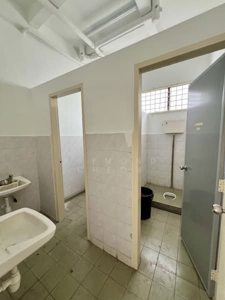 Tampoi Jalan Permai Kawasan Perindustrian Dewani Johor For Rent untuk Untuk Disewa - RM 42,540 /bulan, Feb 2026 - Bathroom - PropertyGuru.com.my