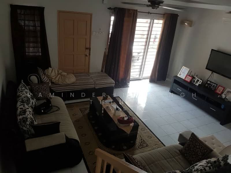 2-storey Terraced House for Sale in Kota Kemuning (Shah Alam) - Raminderjit Singh Thind - Living Room - PropertyGuru.com.my