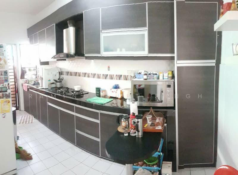 2-storey Terraced House for Sale in Kota Kemuning (Shah Alam) - Raminderjit Singh Thind - Kitchen - PropertyGuru.com.my