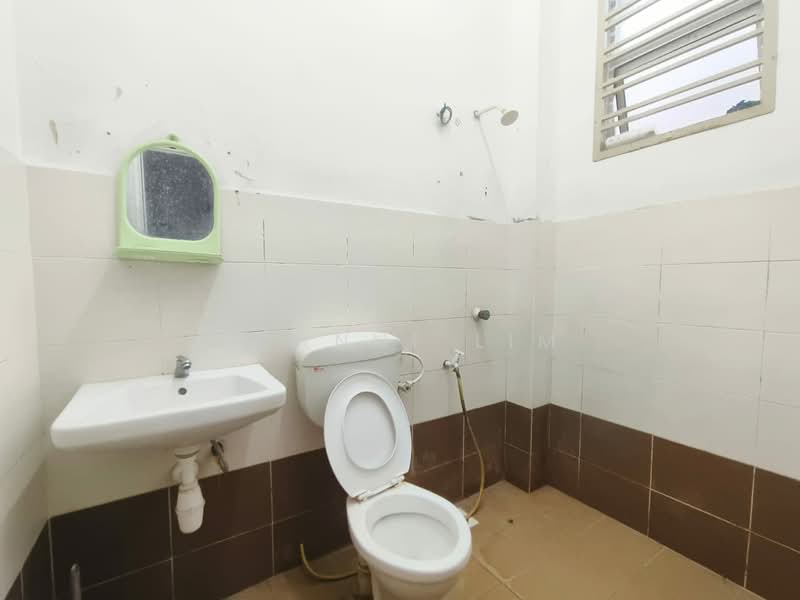 2-storey Terraced House for Sale in Taman Krubong Utama (Krubong) - Joanne Lim - Bathroom - PropertyGuru.com.my