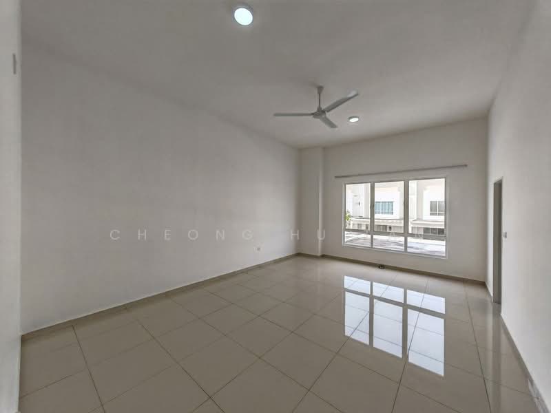 2-storey Terraced House for Rent in Seremban (Negeri Sembilan) - Cheong Hu Tan - Living Room - PropertyGuru.com.my