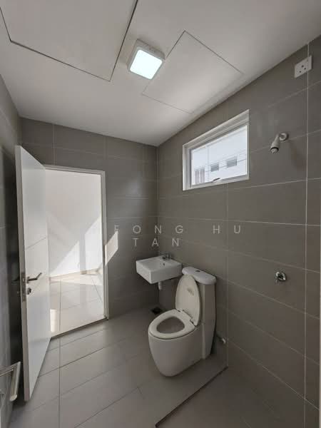 2-storey Terraced House for Rent in Seremban (Negeri Sembilan) - Cheong Hu Tan - Bathroom - PropertyGuru.com.my