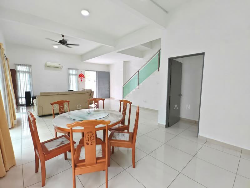 Cluster House for Sale in Taman Mutiara Mas (Skudai) - Ong Lih Shyan - Living Room - PropertyGuru.com.my