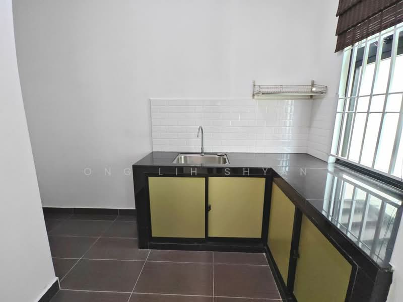 Cluster House for Sale in Taman Mutiara Mas (Skudai) - Ong Lih Shyan - Kitchen - PropertyGuru.com.my