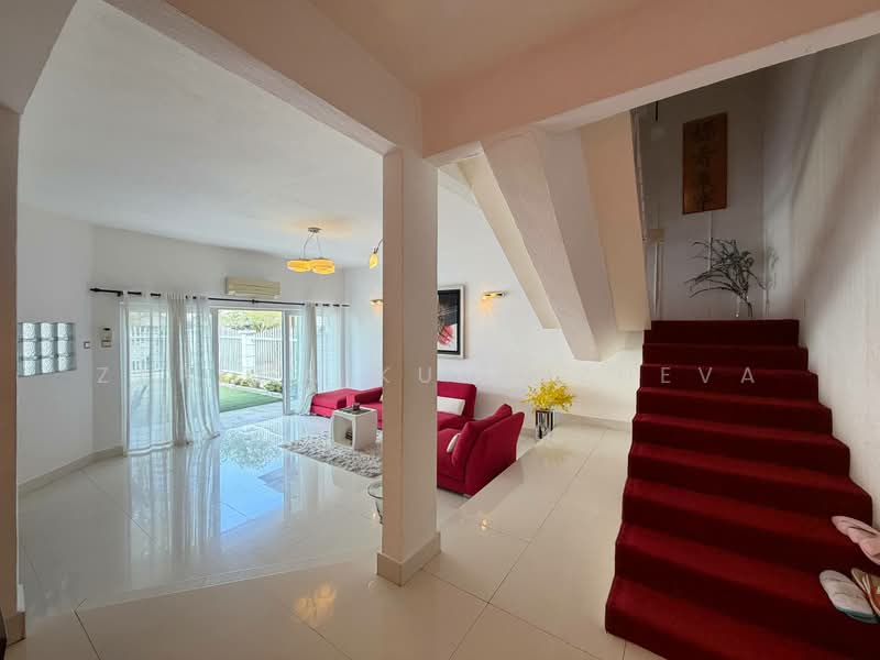 2-storey Terraced House for Sale in Taman Pinggiran Ukay (Ulu Kelang) - Zarema Kulbuzheva - Living Room - PropertyGuru.com.my