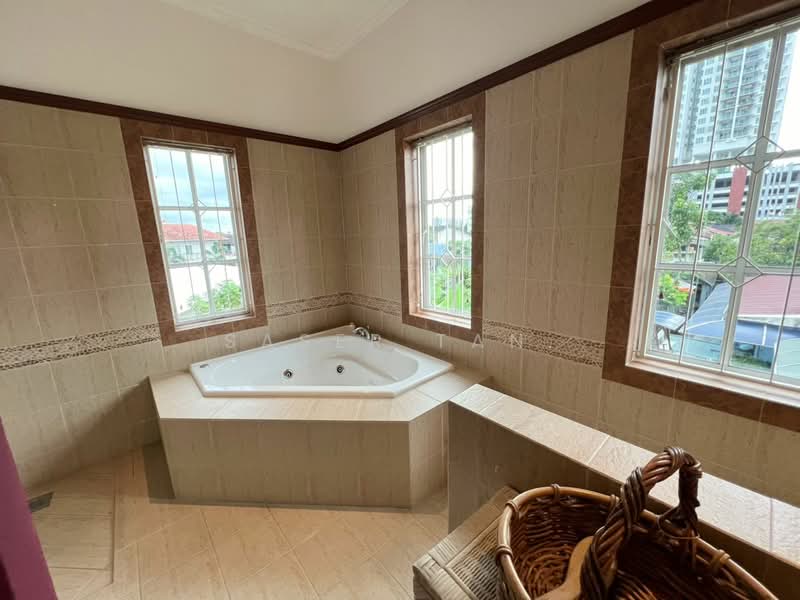 Bungalow for Sale in Taman Abad (Johor Bahru) - SASER TAN. - Bathroom - PropertyGuru.com.my