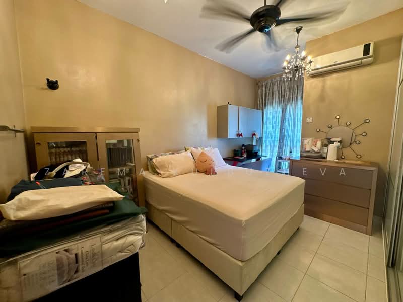 2-storey Terraced House for Sale in Sutera Damansara (Damansara Damai) - Zarema Kulbuzheva - Bedroom - PropertyGuru.com.my
