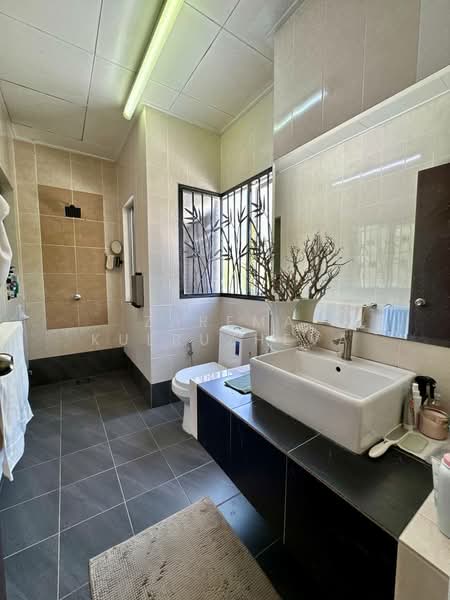 2-storey Terraced House for Sale in Sutera Damansara (Damansara Damai) - Zarema Kulbuzheva - Bathroom - PropertyGuru.com.my