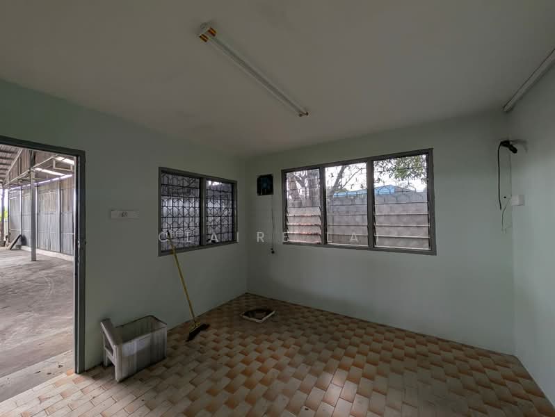 Factory for Rent in Kawasan Perusahaan Sri Sengkang (Kulai) - Claire Lai - Interior - PropertyGuru.com.my