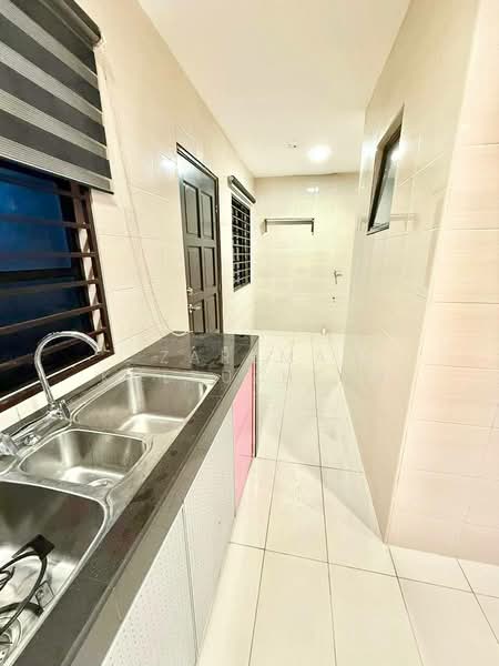 2-storey Terraced House for Sale in Kajang (Selangor) - Zarema Kulbuzheva - Kitchen - PropertyGuru.com.my