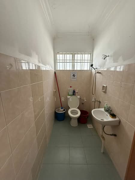 2-storey Terraced House for Sale in Bandar Putra (Kulai) - Claire Lai - Bathroom - PropertyGuru.com.my