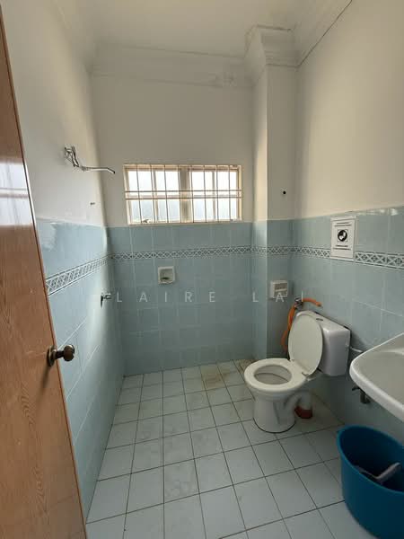 2-storey Terraced House for Sale in Bandar Putra (Kulai) - Claire Lai - Bathroom - PropertyGuru.com.my