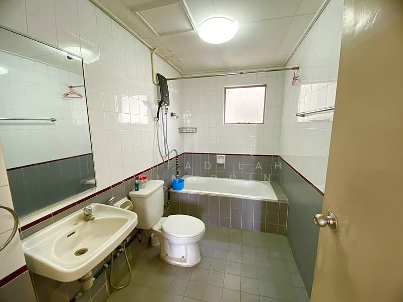 Seri Hijauan untuk Untuk Dijual - RM 360,000, Feb 2026 - Bathroom - PropertyGuru.com.my