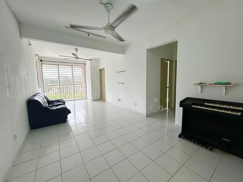 Alam Budiman (Sri Budiman) untuk Untuk Dijual - RM 285,000, Mac 2026 - Living Room - PropertyGuru.com.my