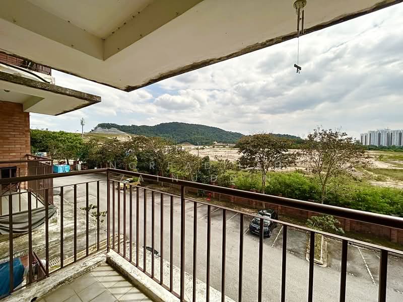 Alam Budiman (Sri Budiman) untuk Untuk Dijual - RM 285,000, Mac 2026 - Balcony - PropertyGuru.com.my