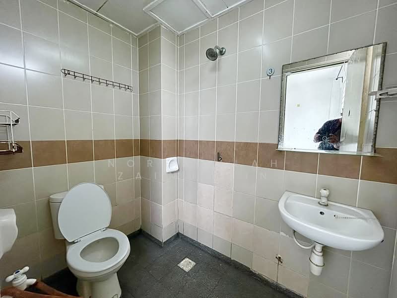 Alam Budiman (Sri Budiman) untuk Untuk Dijual - RM 285,000, Mac 2026 - Bathroom - PropertyGuru.com.my