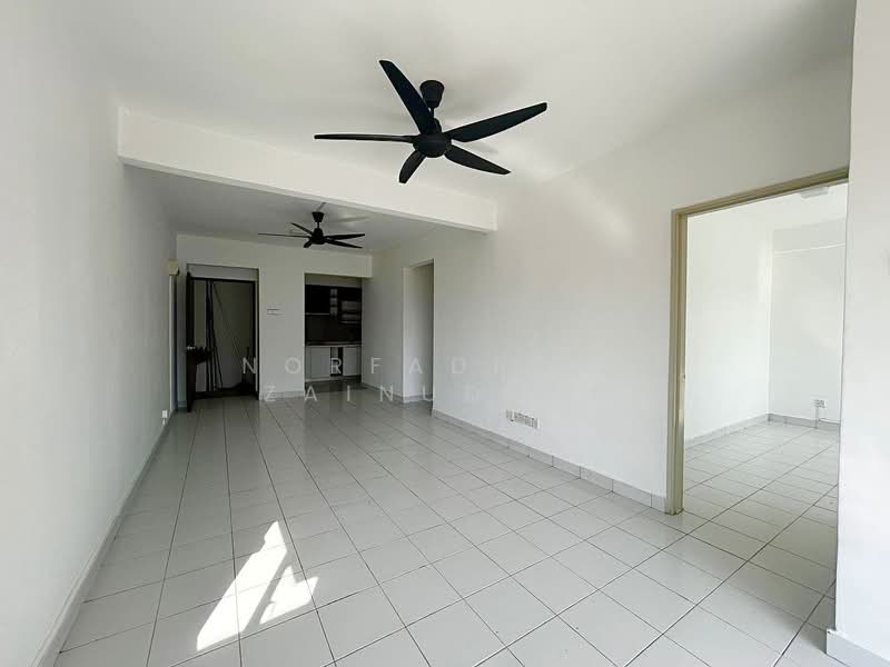 Alam Budiman (Sri Budiman) untuk Untuk Dijual - RM 275,000, Mac 2026 - Living Room - PropertyGuru.com.my