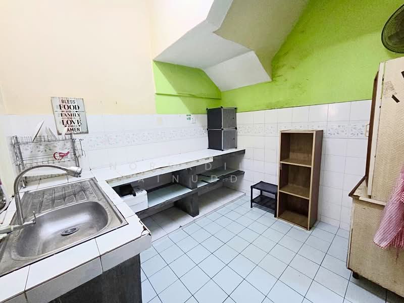 Terraced House for Sale in Puncak Alam (Selangor) - NORFADILAH ZAINUDDIN - Kitchen - PropertyGuru.com.my
