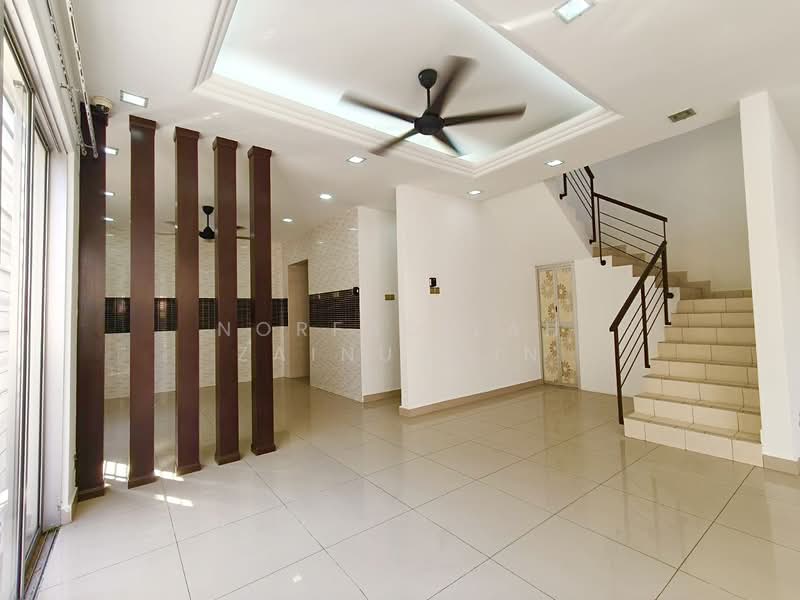 Semi-Detached House for Sale in Rawang (Selangor) - NORFADILAH ZAINUDDIN - Living Room - PropertyGuru.com.my