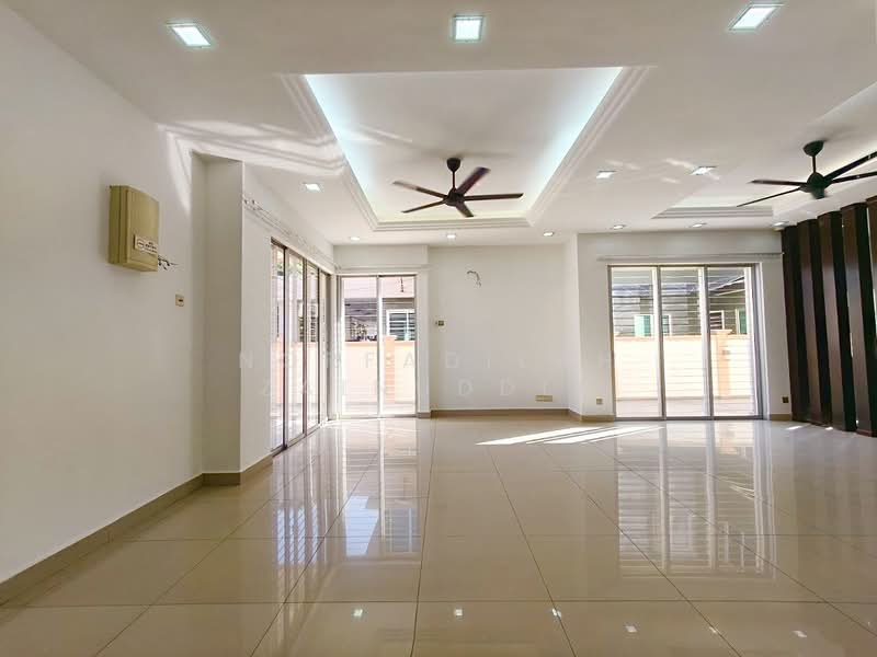 Semi-Detached House for Sale in Rawang (Selangor) - NORFADILAH ZAINUDDIN - Living Room - PropertyGuru.com.my