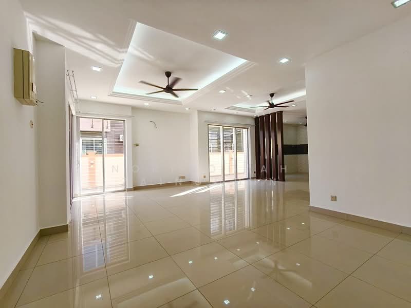 Semi-Detached House for Sale in Rawang (Selangor) - NORFADILAH ZAINUDDIN - Living Room - PropertyGuru.com.my