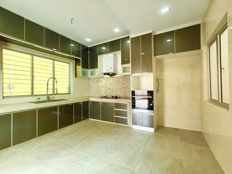 Semi-Detached House for Sale in Rawang (Selangor) - NORFADILAH ZAINUDDIN - Kitchen - PropertyGuru.com.my
