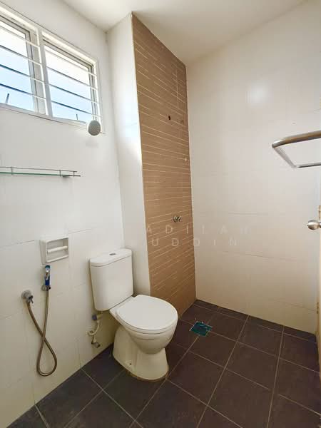 Semi-Detached House for Sale in Rawang (Selangor) - NORFADILAH ZAINUDDIN - Bathroom - PropertyGuru.com.my