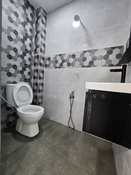 2-storey Terraced House for Sale in Bandar Seri Alam (Masai) - Daniel Yong - Bathroom - PropertyGuru.com.my