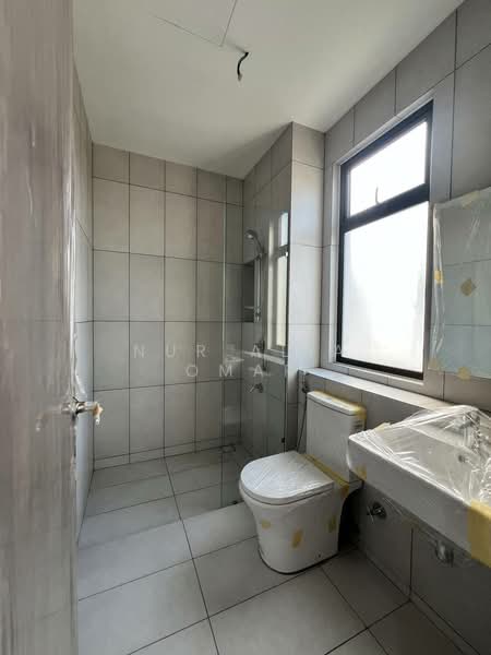 Semi-Detached House for Sale in Elmina (Shah Alam) - Nur Alia Omar - Bathroom - PropertyGuru.com.my