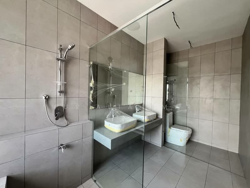 Semi-Detached House for Sale in Elmina (Shah Alam) - Nur Alia Omar - Bathroom - PropertyGuru.com.my