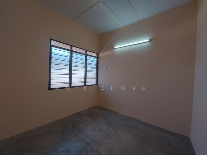 Station 18 Move In Condition Double Storey Terrace House For Sale untuk Untuk Dijual - RM 225,000, Feb 2026 - Bedroom - PropertyGuru.com.my